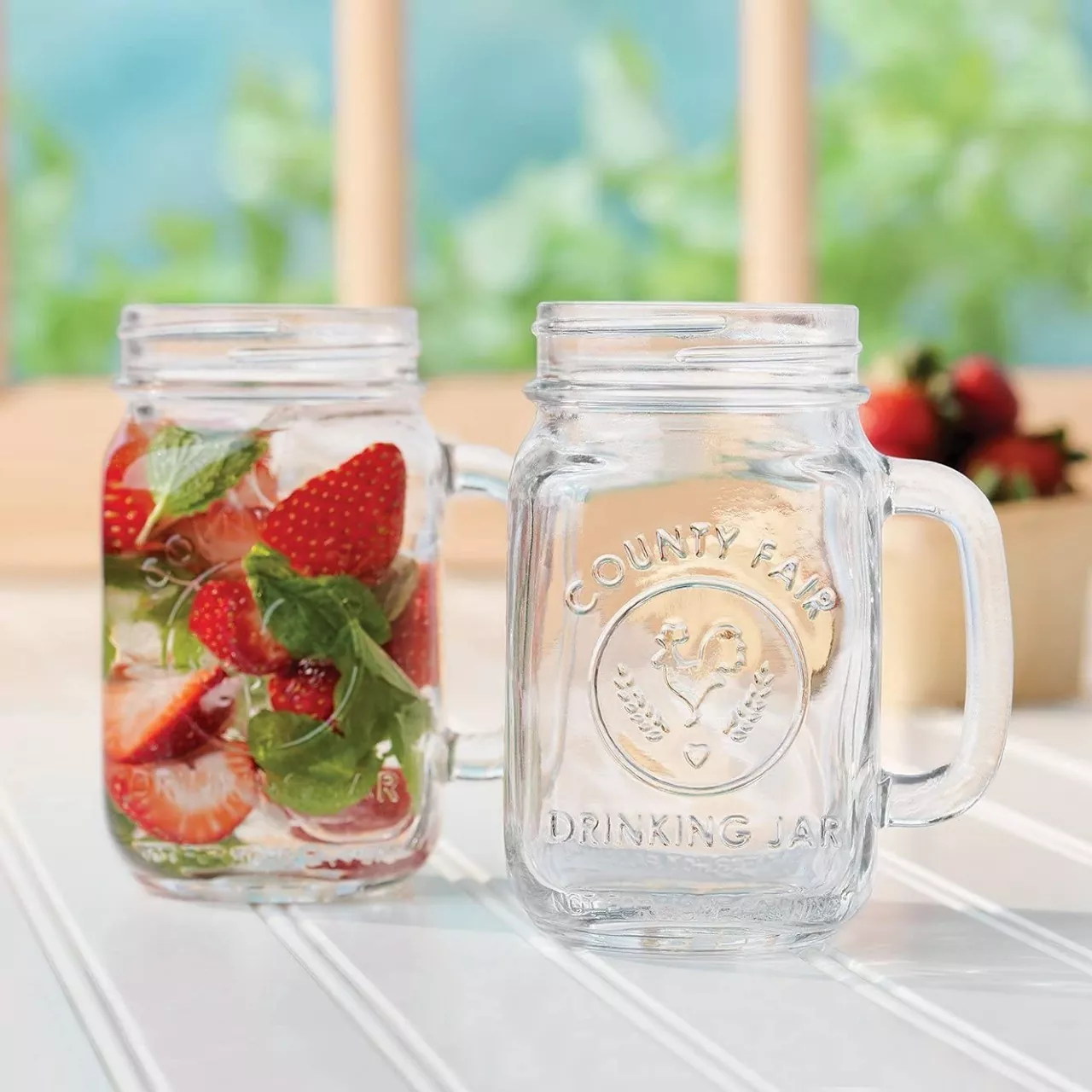 Food-grade airtight glass jars with metal lids for honey, pickles and candles